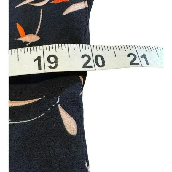 Banana Republic Women’s Small Navy Short Sleeved Flower Petal Blouse - Picture 5 of 7